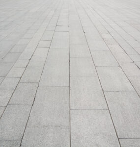 Foto de um chão composto por concreto