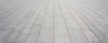 Foto de um chão composto por concreto