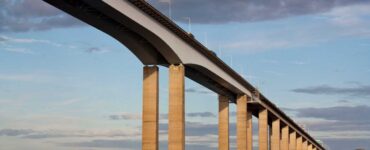 A Ponte Rio-Niterói vista da baía