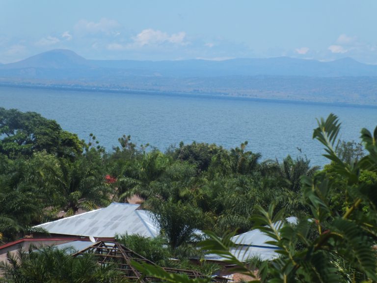 Foto do Lago Tanganica.