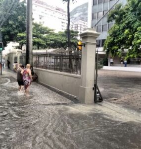 Foto de alagamento no Rio de Janeiro