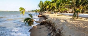 Praia em aparente processo de erosão