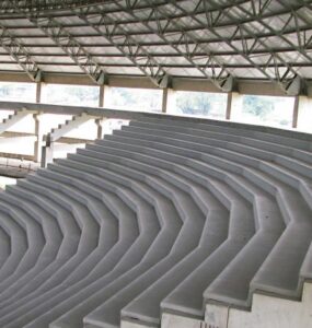 Arquibancadas com concreto pré-moldado (Fonte: Pixabay)