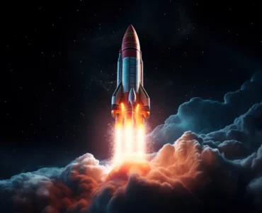Foguete espacial decolando em meio a nuvens iluminadas pelo fogo dos propulsores, contra o fundo escuro do espaço estrelado.