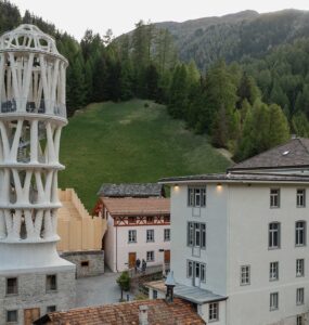 (Image: Birdviewpicture / Nova Fundaziun Origen)